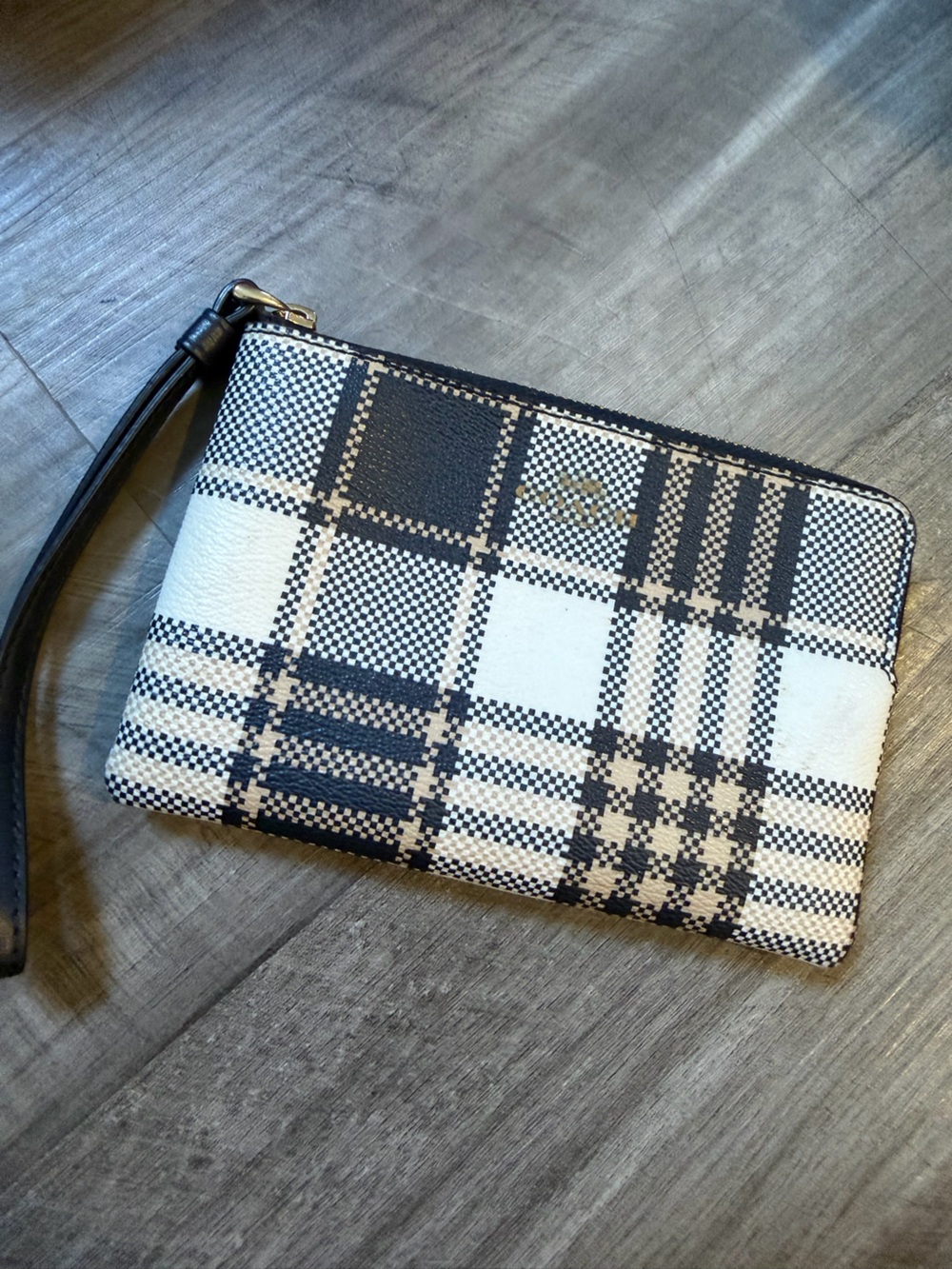 Coach Garden Plaid Corner Zip Wristlet C8683 Navy Creamy